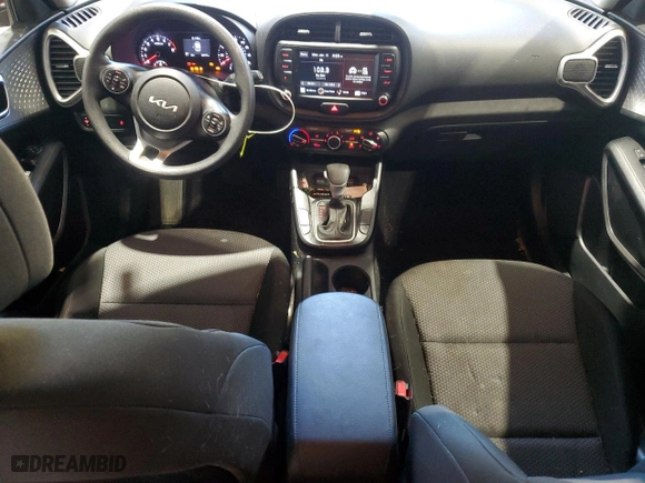 2022 Kia Soul LX with VIN KNDJ23AU0N7827822, listed as a Copart auction lot 89010055 with 33,072 mi miles and Salvage Title. Bid and sale history available at carsss.com. Image 8.