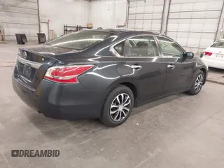 2015 Nissan Altima S with VIN 1N4AL3AP5FN871311, listed as a IAAI auction lot 42145112 with 174,605 mi miles and . Bid and sale history available at carsss.com. Image 4.