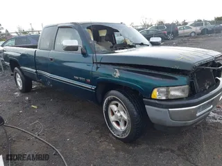 1996 Dodge Ram 1500 with VIN 3B7HC13YXTG158105, listed as a IAAI auction lot 41983648 with 204,721 mi miles. Bid and sale history available at carsss.com. Image 1.