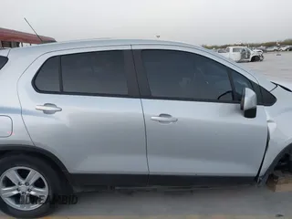 2020 Chevrolet Trax LS with VIN 3GNCJKSB0LL317926, listed as a IAAI auction lot 41802701 with 58,569 mi miles. Bid and sale history available at carsss.com. Image 13.
