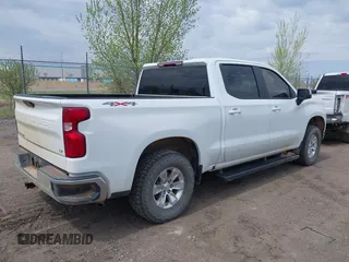 2020 Chevrolet Silverado 1500 LT with VIN 1GCUYDED4LZ137214, listed as a IAAI auction lot 42172170 with 110,082 mi miles and . Bid and sale history available at DreamBid. Image 4.