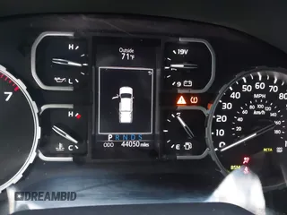 2018 Toyota Tundra 2WD SR5 with VIN 5TFEM5F12JX131561, listed as a IAAI auction lot 40731077 with 44,050 mi miles. Bid and sale history available at carsss.com. Image 7.