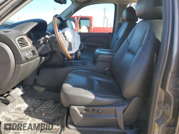 2013 GMC Yukon Denali with VIN 1GKS2EEF1DR124099, listed as a Copart auction lot 46895985 with 133,898 mi miles and Salvage Title. Bid and sale history available at carsss.com. Image 7.
