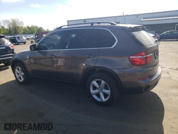 2011 BMW X5 50i with VIN 5UXZV8C53BL417868, listed as a Copart auction lot 55095935 with 102,720 mi miles and Clean title. Bid and sale history available at DreamBid. Image 2.