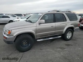 2001 Toyota 4Runner SR5 with VIN JT3GN86RX10194661, listed as a Copart auction lot 49448415 with 196,410 mi miles and Clean Title. Bid and sale history available at carsss.com. Image 1.
