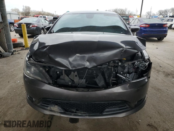 2016 Chrysler 200 S z VIN 1C3CCCBB9GN102483, wystawiony jako Copart lot #53610405 z przebiegiem 92 865 mil mil oraz Szkoda całkowita • Salvage title. Historia ofert i sprzedaży dostępna na DreamBid. Obrazek 5.