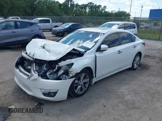 2014 Nissan Altima 2.5 S with VIN 1N4AL3AP1EC113007, listed as a IAAI auction lot 41885777 with 92,941 mi miles. Bid and sale history available at carsss.com. Image 2.