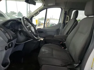 2018 Ford Transit Passenger XL z VIN 1FBZX2YG3JKB06453, wystawiony jako Copart lot #57518745 z przebiegiem 137 724 mil mil oraz Tytuł czysty. Historia ofert i sprzedaży dostępna na DreamBid. Obrazek 7.