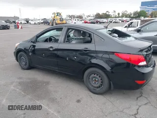 2015 Hyundai Accent GLS z VIN KMHCT4AE8FU827019, wystawiony jako IAAI lot #42179517 z przebiegiem 52 039 mil mil oraz . Historia ofert i sprzedaży dostępna na DreamBid. Obrazek 3.