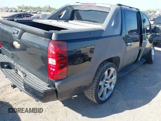 2007 Chevrolet Avalanche LTZ with VIN 3GNEC12J17G182393, listed as a IAAI auction lot 41871001 with 186,925 mi miles and . Bid and sale history available at DreamBid. Image 4.