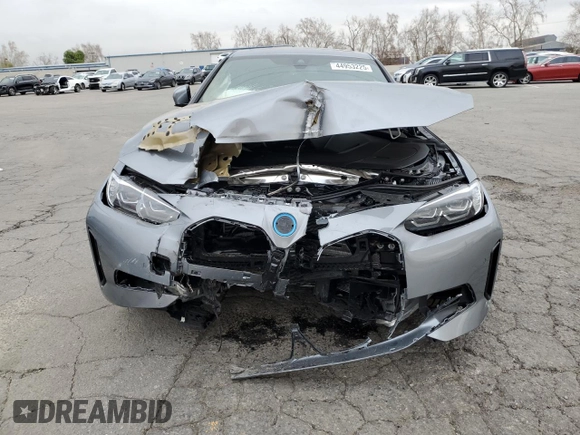 2024 BMW i4 eDrive35 z VIN WBY43AW07RFS38250, wystawiony jako Copart lot #44953225 z przebiegiem 11 567 mil mil oraz Szkoda całkowita • Salvage title. Historia ofert i sprzedaży dostępna na DreamBid. Obrazek 5.