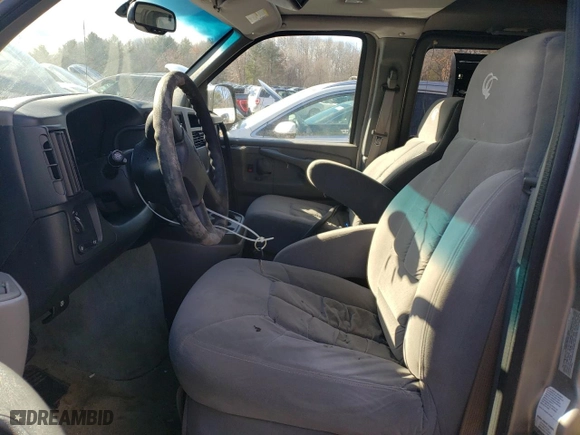 2003 GMC Savana Cargo Van YF7 Upfitter with VIN 1GDFH15T231157079, listed as a Copart auction lot 43487605 with 109,706 mi miles and Non Repairable. Bid and sale history available at carsss.com. Image 7.