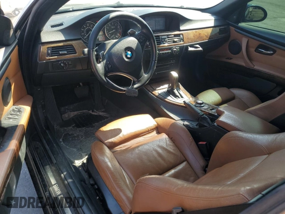 2008 BMW 3 Series 335i z VIN WBAWL73548PX54570, wystawiony jako Copart lot #54993625 z przebiegiem 159 225 mil mil oraz Szkoda całkowita • Salvage title. Historia ofert i sprzedaży dostępna na DreamBid. Obrazek 8.