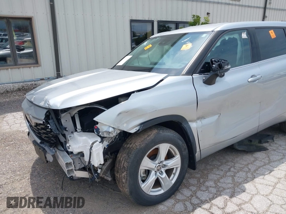 2020 Toyota Highlander LE with VIN 5TDBZRBH6LS048853, listed as a IAAI auction lot 30838868 with 2,013 mi miles and . Bid and sale history available at DreamBid. Image 6.