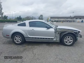 2007 Ford Mustang Deluxe with VIN 1ZVFT80N375282334, listed as a IAAI auction lot 42051959 with 207,901 mi miles. Bid and sale history available at carsss.com. Image 14.