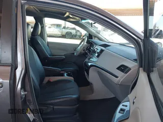 2011 Toyota Sienna SE with VIN 5TDXK3DC6BS113711, listed as a IAAI auction lot 41809910 with 174,746 mi miles. Bid and sale history available at carsss.com. Image 5.