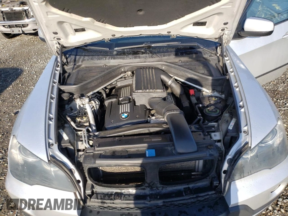 2008 BMW X5 3.0si with VIN 5UXFE43518L005114, listed as a Copart auction lot 51875215 with 0 mi miles and Salvage Title. Bid and sale history available at carsss.com. Image 12.