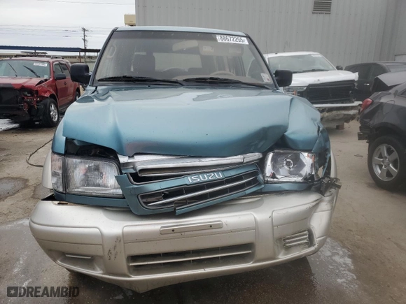 2002 Isuzu Trooper S with VIN JACDJ58X427J10541, listed as a Copart auction lot 88672255 with 110,122 mi miles and Salvage Title. Bid and sale history available at carsss.com. Image 5.