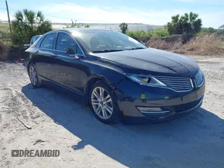 2013 Lincoln MKZ Hybrid with VIN 3LN6L2LU8DR821781, listed as a IAAI auction lot 41892507 with 95,600 mi miles. Bid and sale history available at carsss.com. Image 1.