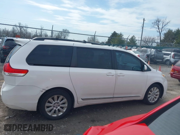 2011 Toyota Sienna XLE with VIN 5TDDK3DC3BS029395, listed as a IAAI auction lot 41715459 with 235,772 mi miles. Bid and sale history available at carsss.com. Image 13.