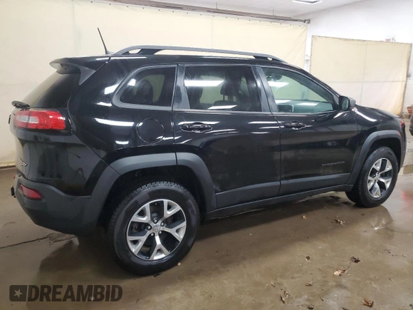 2017 Jeep Cherokee Trailhawk with VIN 1C4PJMBS8HW545440, listed as a Copart auction lot 61485375 with 202,369 mi miles and Clean title. Bid and sale history available at DreamBid. Image 3.