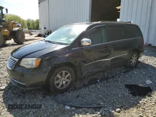 2011 Chrysler Town & Country Touring L z VIN 2A4RR8DG6BR703284, wystawiony jako Copart lot #54964385 z przebiegiem 168 149 mil mil oraz Szkoda całkowita • Salvage title. Historia ofert i sprzedaży dostępna na DreamBid. Obrazek 1.