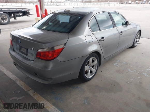 2006 BMW 5 Series 525i with VIN WBANE53596B992242, listed as a IAAI auction lot 41439708 with 176,575 mi miles and . Bid and sale history available at carsss.com. Image 4.