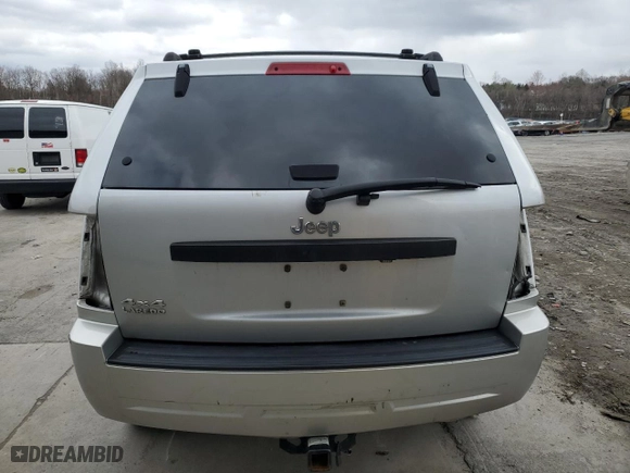2009 Jeep Grand Cherokee Laredo with VIN 1J8GR48K89C522896, listed as a Copart auction lot 51656265 with 211,359 mi miles and Salvage Title. Bid and sale history available at carsss.com. Image 6.