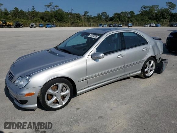 2005 Mercedes-Benz C 230 Kompressor z VIN WDBRF40J35F726895, wystawiony jako Copart lot #51034775 z przebiegiem 31 612 mil mil oraz Szkoda całkowita • Salvage title. Historia ofert i sprzedaży dostępna na DreamBid. Obrazek 1.