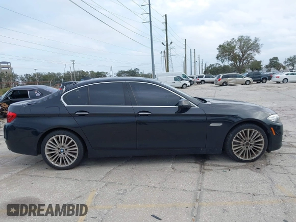 2015 BMW 5 Series 550i z VIN WBAKN9C57FD961425, wystawiony jako IAAI lot #41319817 z przebiegiem 100 233 mil mil oraz . Historia ofert i sprzedaży dostępna na DreamBid. Obrazek 13.