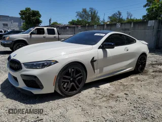 2022 BMW M8 Competition z VIN WBSAE0C06NCH19837, wystawiony jako Copart lot #56768815 z przebiegiem 27 088 mil mil oraz Szkoda całkowita • Salvage title. Historia ofert i sprzedaży dostępna na DreamBid. Obrazek 1.