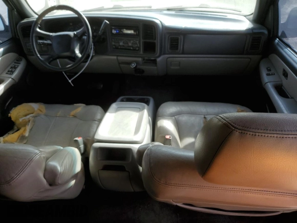 2001 Chevrolet Suburban LT with VIN 3GNEC16T71G125313, listed as a Copart auction lot 42569695 with 317,922 mi miles and Salvage Title. Bid and sale history available at carsss.com. Image 8.