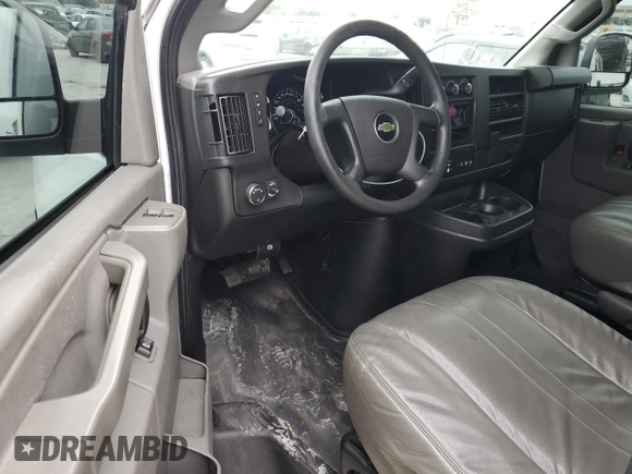 2018 Chevrolet Express Cargo with VIN 1GCWGBFPXJ1262805, listed as a Copart auction lot 42833655 with 139,417 mi miles and Salvage title. Bid and sale history available at DreamBid. Image 8.