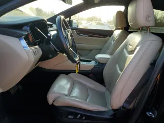 2017 Cadillac XT5 Luxury AWD z VIN 1GYKNDRS2HZ122057, wystawiony jako Copart lot #41686825 z przebiegiem 136 844 mil mil oraz Szkody całkowita. Historia ofert i sprzedaży dostępna na DreamBid. Obrazek 7.