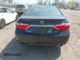 2015 Toyota Camry XLE z VIN 4T1BF1FK4FU933984, wystawiony jako IAAI lot #42121695 z przebiegiem Nie podano mil oraz . Historia ofert i sprzedaży dostępna na DreamBid. Obrazek 15.