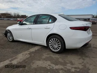 2022 Alfa Romeo Giulia with VIN ZARFANAN8N7652657, listed as a Copart auction lot 41268223 with 0 mi miles. Bid and sale history available at carsss.com. Image 2.
