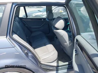 2003 BMW 3 Series 325i with VIN WBAEN33403PC12691, listed as a IAAI auction lot 42100376 with 168,357 mi miles and . Bid and sale history available at DreamBid. Image 8.