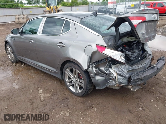 2013 Kia Optima SX z VIN 5XXGR4A65DG120332, wystawiony jako IAAI lot #42323216 z przebiegiem Nie podano mil oraz . Historia ofert i sprzedaży dostępna na DreamBid. Obrazek 3.
