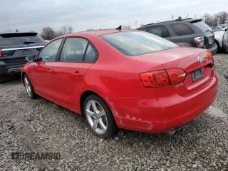 2011 Volkswagen Jetta SE with VIN 3VWDZ7AJ2BM362108, listed as a Copart auction lot 82334824 with 39,617 mi miles and Salvage title. Bid and sale history available at DreamBid. Image 2.