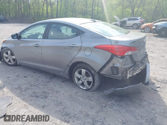 2011 Hyundai Elantra Limited z VIN KMHDH4AE4BU138546, wystawiony jako IAAI lot #42253219 z przebiegiem 108 930 mil mil oraz . Historia ofert i sprzedaży dostępna na DreamBid. Obrazek 3.