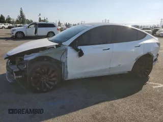 2022 Tesla Model Y Performance z VIN 7SAYGDEF5NF539549, wystawiony jako Copart lot #41688855 z przebiegiem 47 308 mil mil oraz Szkoda całkowita • Salvage title. Historia ofert i sprzedaży dostępna na DreamBid. Obrazek 1.