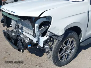 2025 Ford Expedition XLT с VIN 1FMJU1J85SEA23004, выставлен на аукционе IAAI как лот 42395289 с пробегом 1 917 миль миль и . История ставок и продаж доступна на DreamBid. Изображение 6.