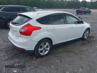 2014 Ford Focus SE z VIN 1FADP3K27EL323874, wystawiony jako IAAI lot #42131316 z przebiegiem 140 815 mil mil oraz . Historia ofert i sprzedaży dostępna na DreamBid. Obrazek 4.