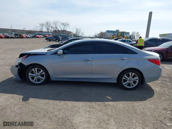 2011 Hyundai Sonata Ltd with VIN 5NPEC4AC2BH177054, listed as a IAAI auction lot 41795756 with NaN miles. Bid and sale history available at carsss.com. Image 14.
