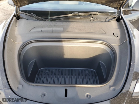 2021 Tesla Model Y Long Range with VIN 5YJYGDEE5MF067565, listed as a Copart auction lot 45970585 with 14,684 mi miles and Salvage Title. Bid and sale history available at carsss.com. Image 11.