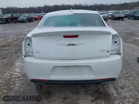 2016 Chrysler 300 300S with VIN 2C3CCAGG2GH261802, listed as a IAAI auction lot 41547415 with 77,046 mi miles. Bid and sale history available at carsss.com. Image 15.