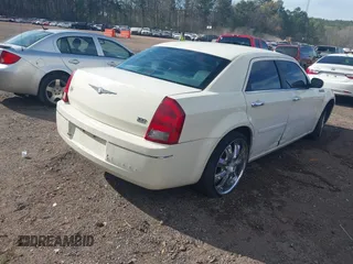 2005 Chrysler 300 with VIN 2C3JA53G65H130590, listed as a IAAI auction lot 41822725 with 1 mi miles. Bid and sale history available at carsss.com. Image 4.