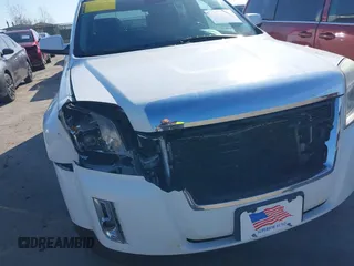 2014 GMC Terrain SLE z VIN 2GKALREK4E6202482, wystawiony jako IAAI lot #41882136 z przebiegiem 122 236 mil mil oraz . Historia ofert i sprzedaży dostępna na DreamBid. Obrazek 6.