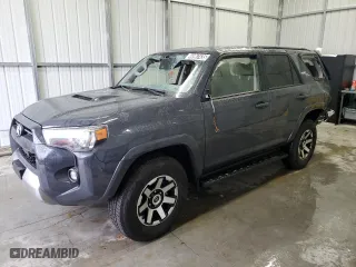 2024 Toyota 4Runner TRD Off Road with VIN JTEPU5JR5R6268528, listed as a Copart auction lot 44967435 with 20,162 mi miles and Salvage Title. Bid and sale history available at carsss.com. Image 1.