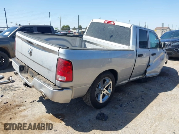 2016 Ram 1500 Express z VIN 1C6RR6FT3GS333204, wystawiony jako IAAI lot #41992873 z przebiegiem 111 383 mil mil oraz . Historia ofert i sprzedaży dostępna na DreamBid. Obrazek 4.